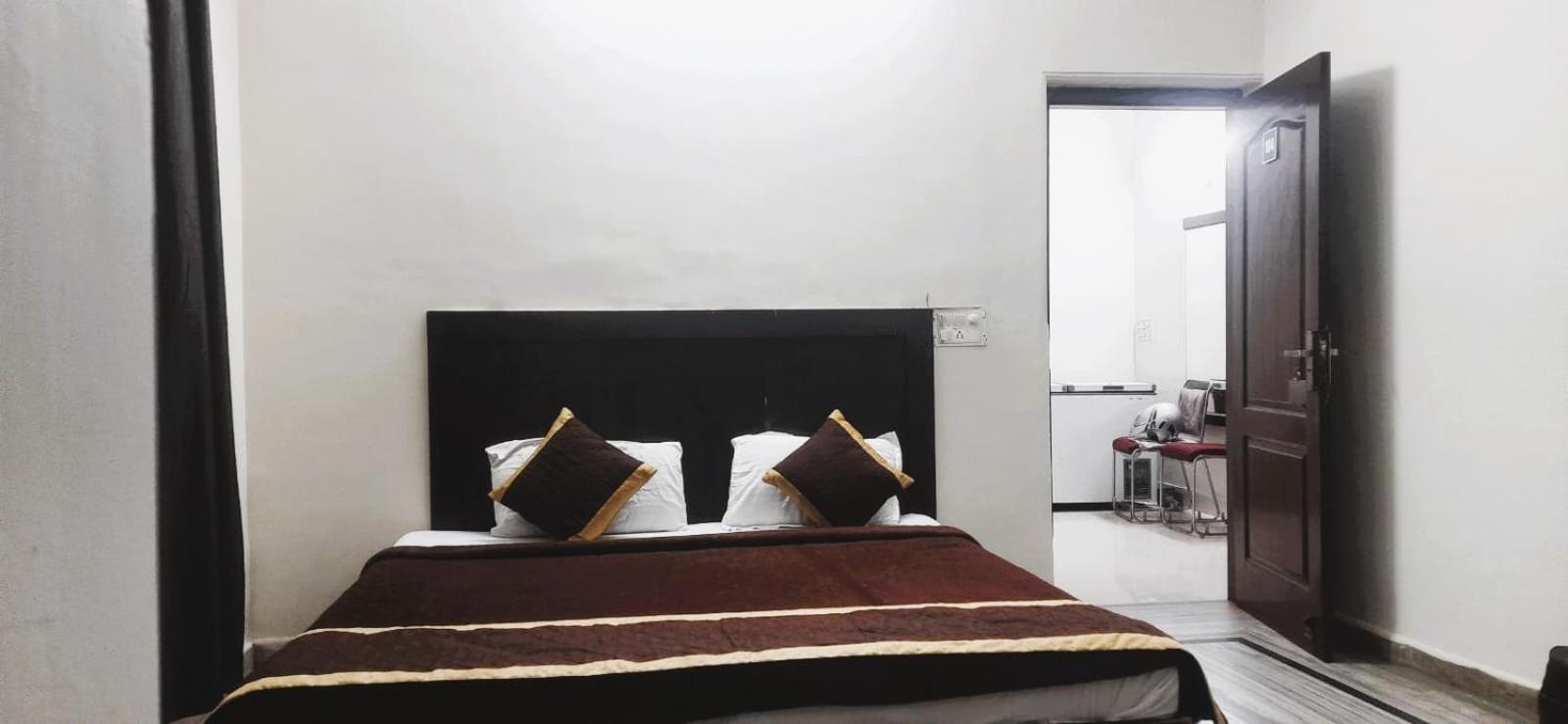 Hotel The Bird Dehradun Exterior photo